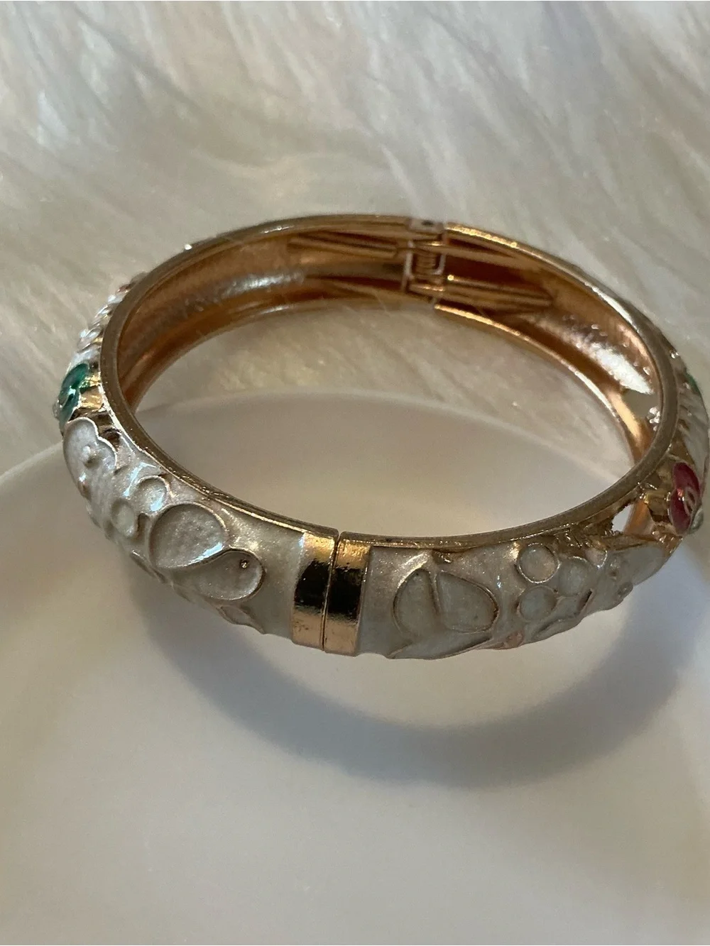 Gold-tone cream red/green floral beautiful bangle bracelet